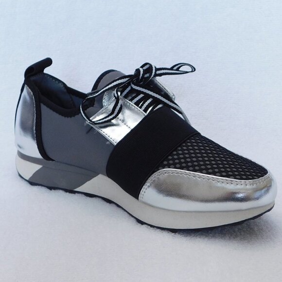 W390 Material Girl Women's Annya Jogger Sneakers - Picture 1 of 5